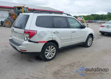 2013 Subaru Forester 2.5X Premium z USA, uszkodzony, nr VIN JF2SHADC4DH409686